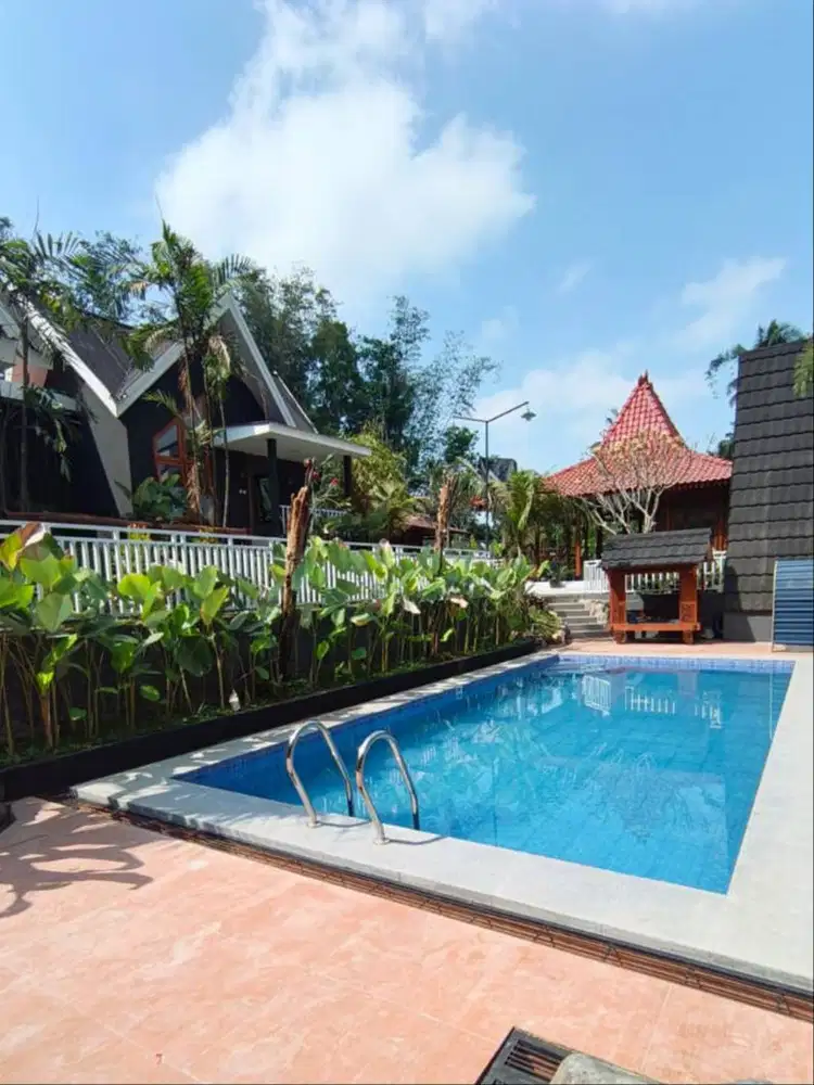 Villa Cantik dengan Halaman Luas di Lingkungan Sejuk Turi