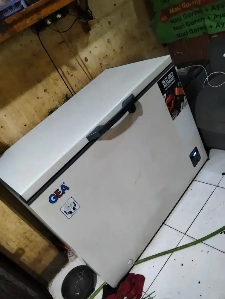 Jual frezer GEA 300 lt