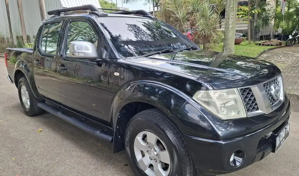 Nissan navara tahun 2012 double cabin