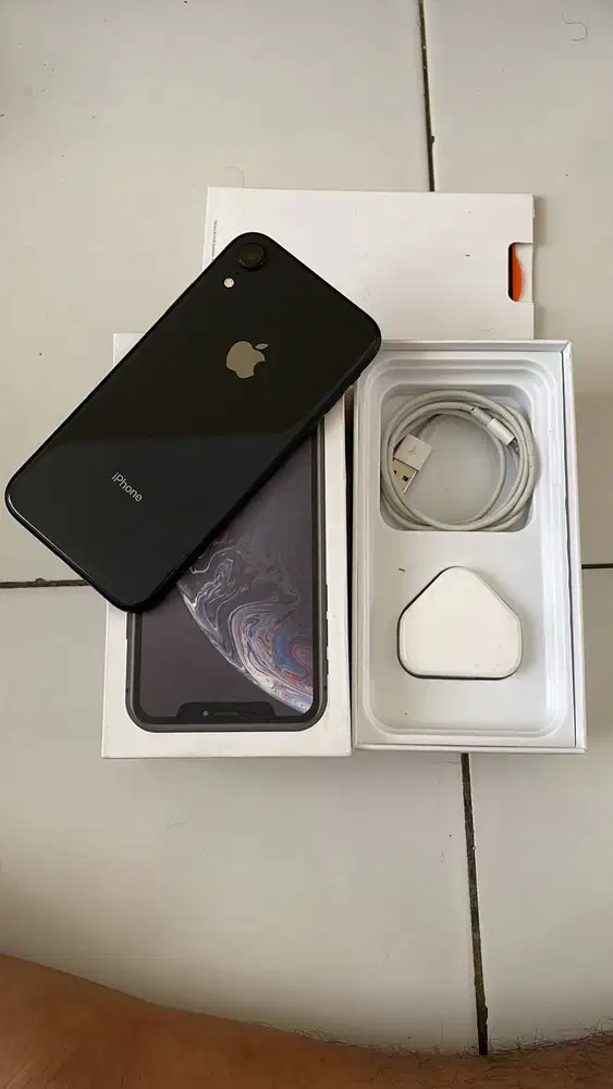 dicari iphone xr 64GB iBox mulus lengkap