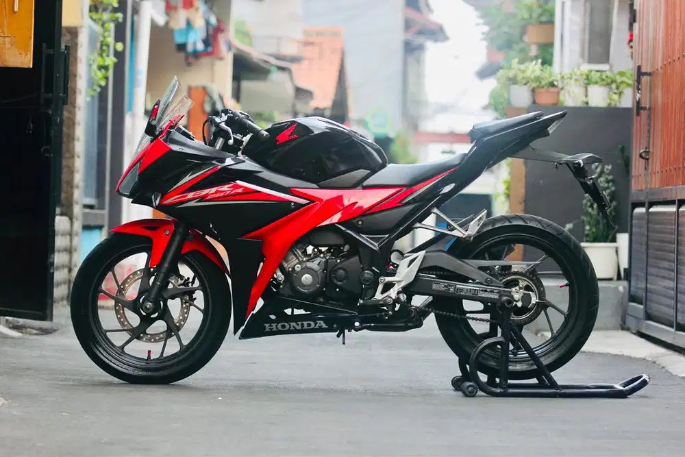 HONDA CBR 150R 2018