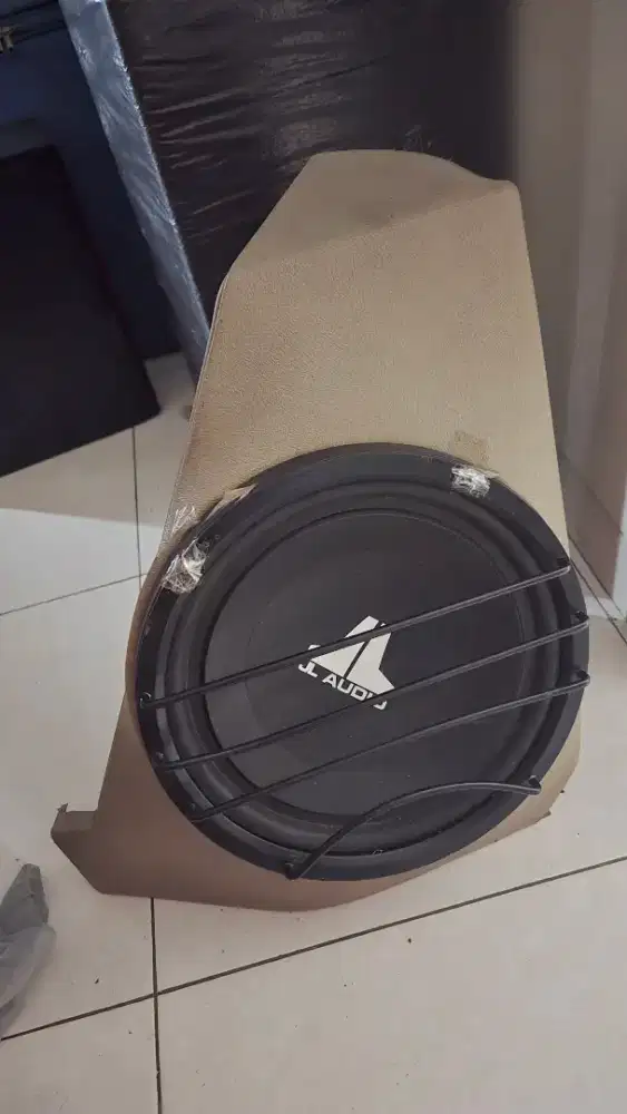 Subwoofer 12 in mobil + box JL