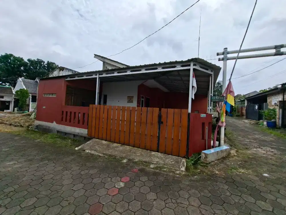 Rumah di jual dekat UNES