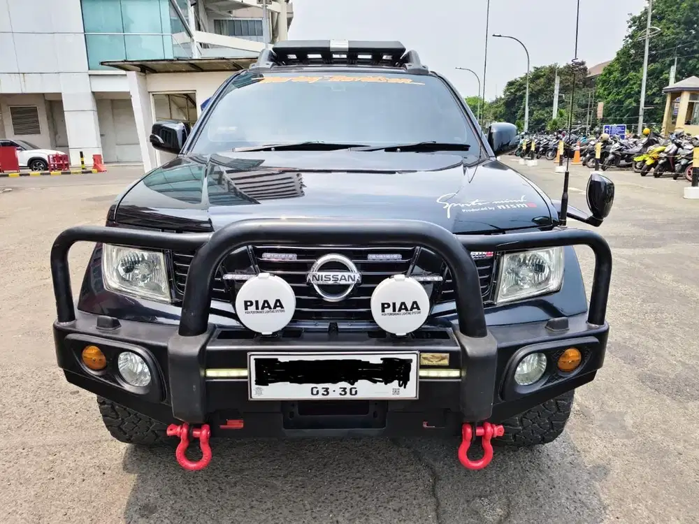 Nissan Navara /frontier Double Cabin 4x4 AT 2015 Hitam Low km