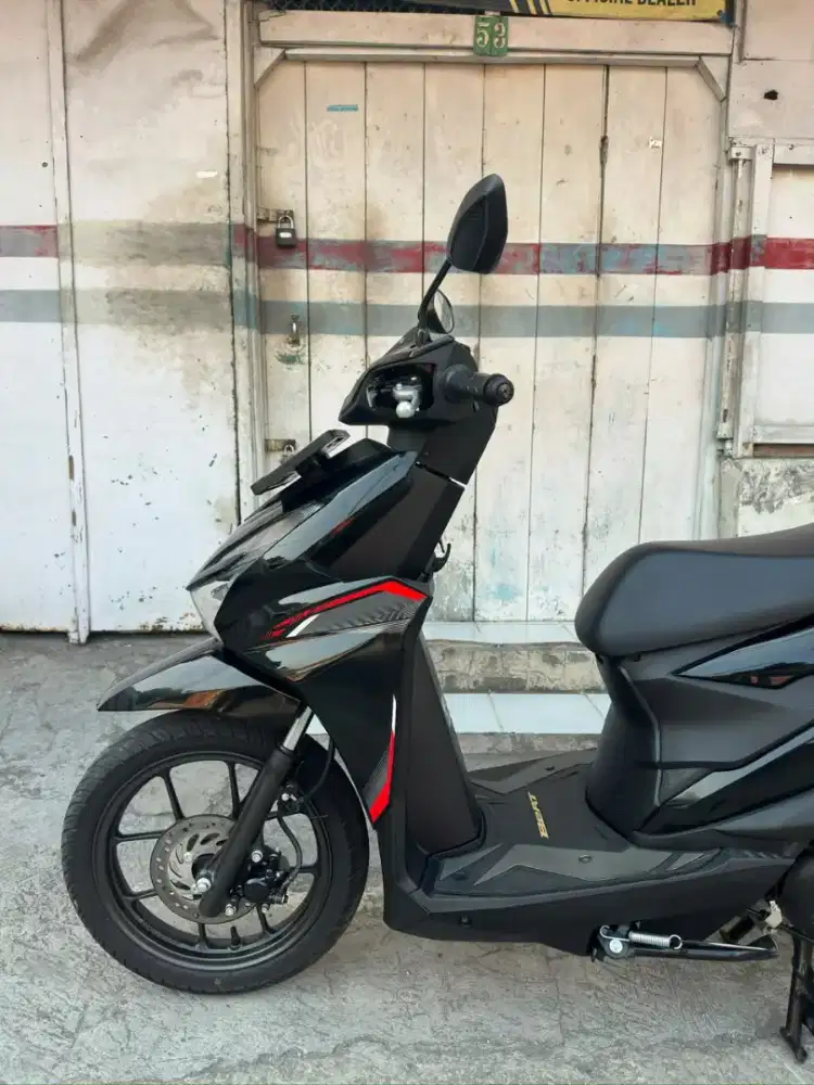 Honda Beat 2026 pemakaian 3 bulan km.1300 perak