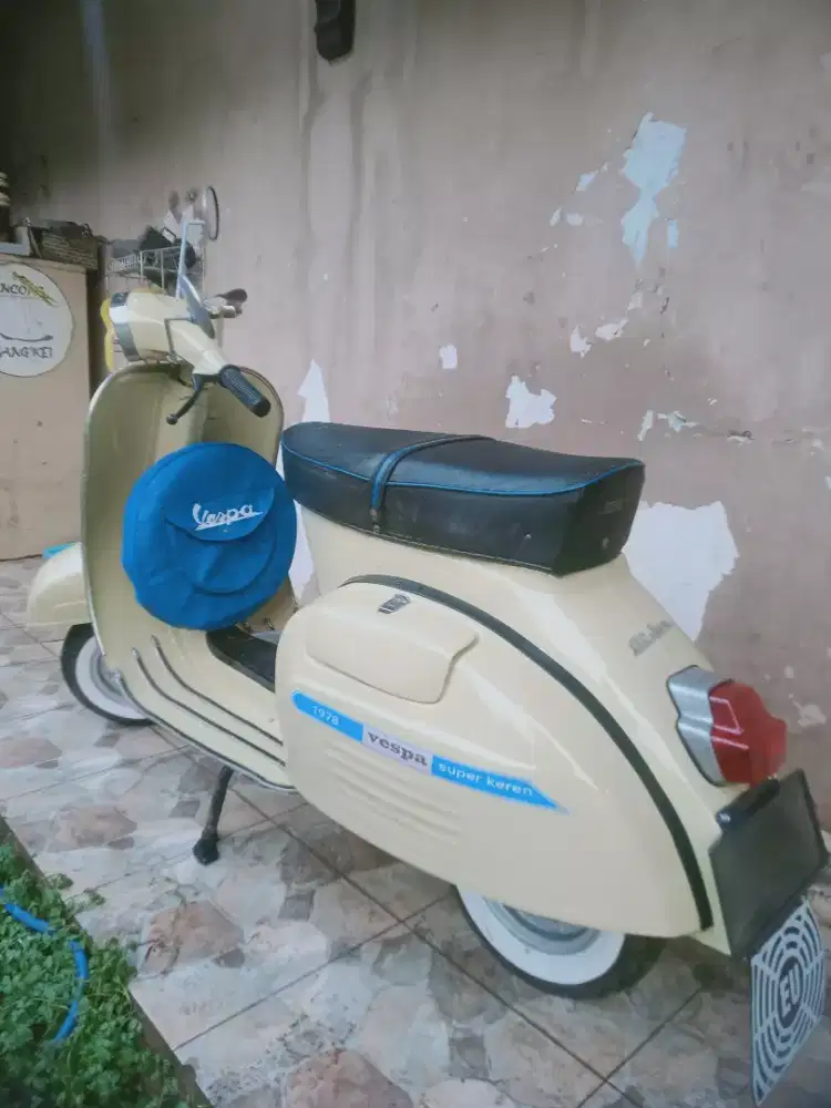 Vespa super 1978 creamy
