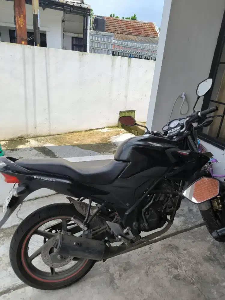 Dijual Honda CB 150R Old - Murah