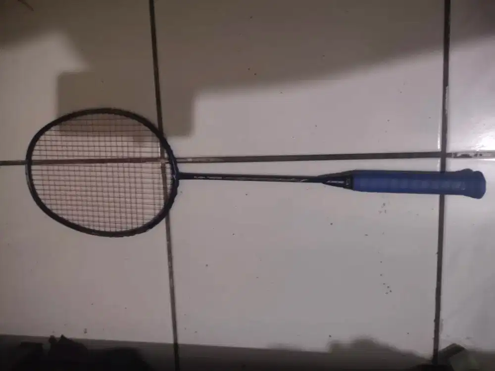 Jual raket badminton hundred flash twister