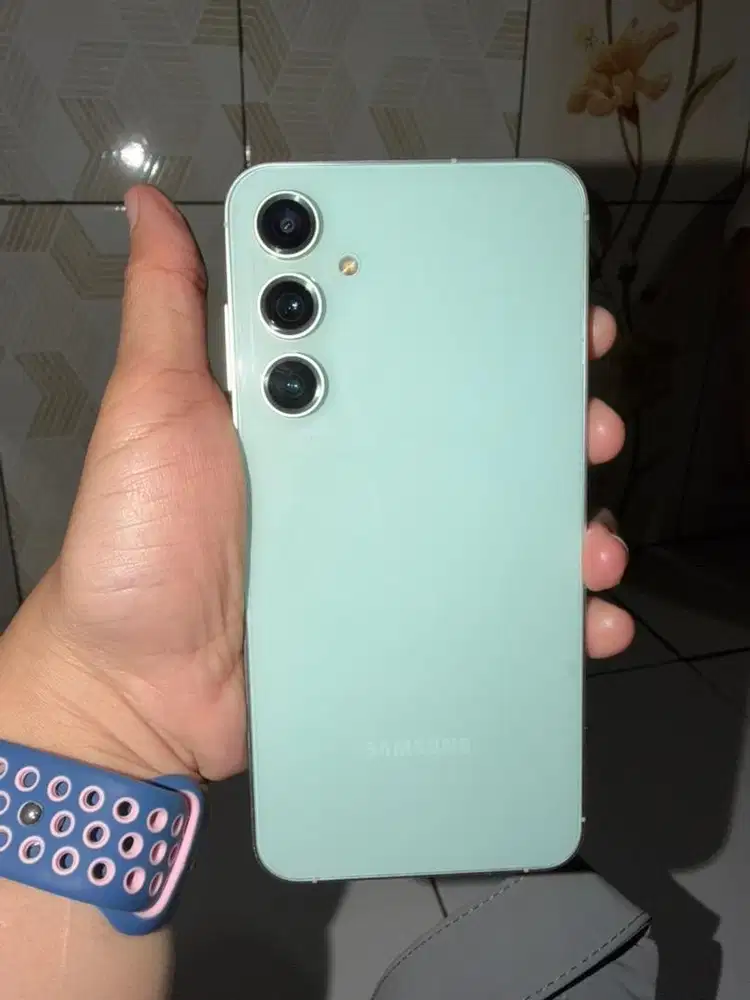 Samsung S23FE second