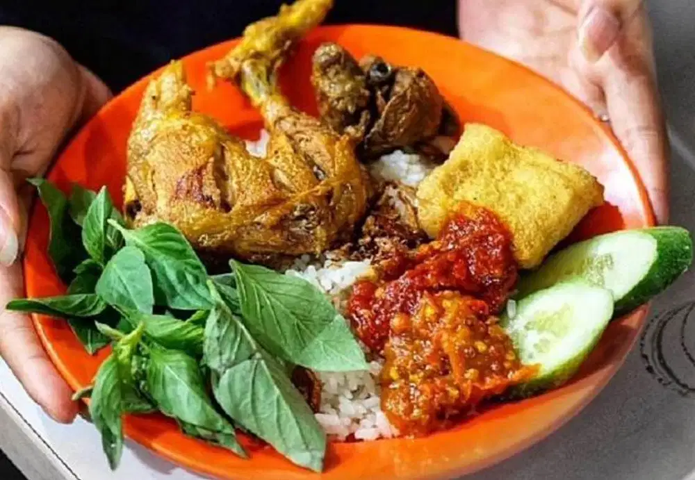 Di cari yg udh pengalaman masak untuk jualan di pecel lele