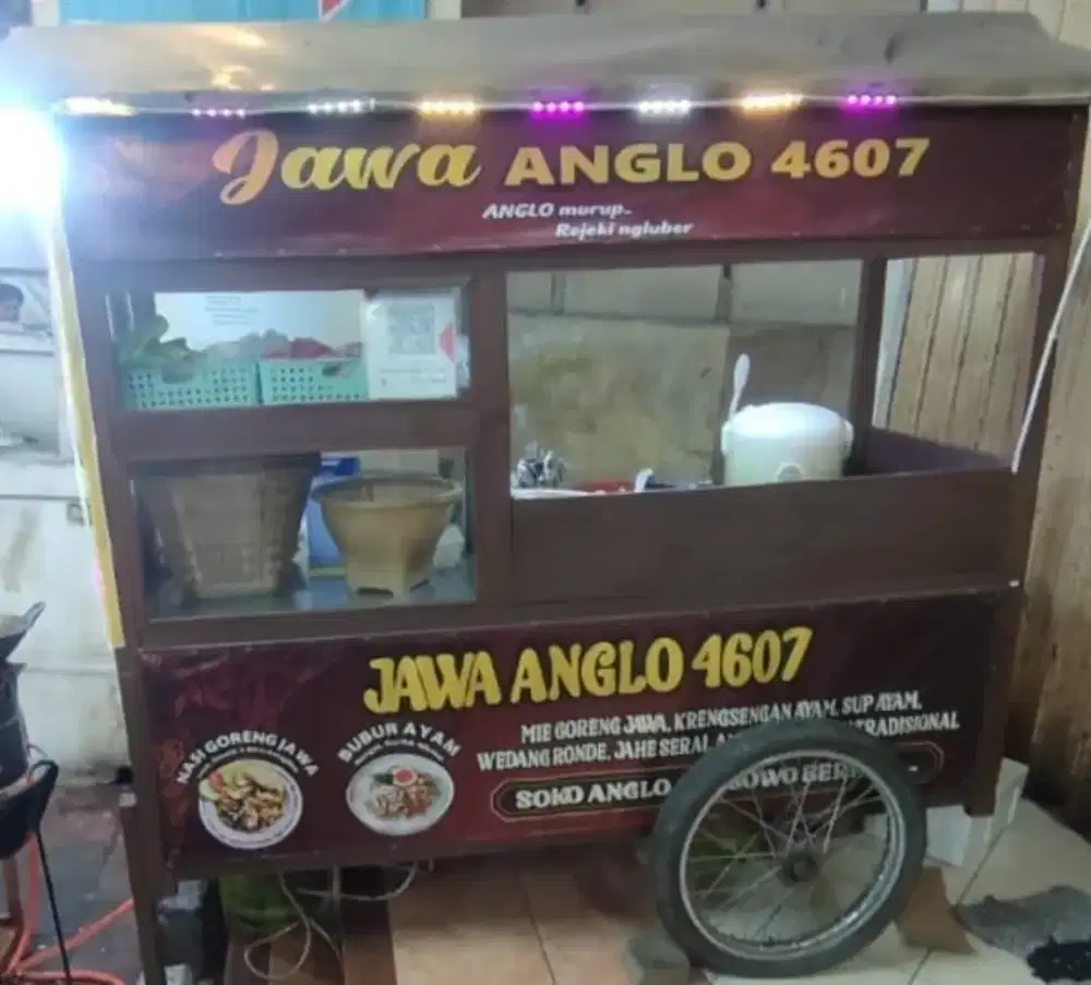Rombong Kayu Bekas Jualan Kaki Lima