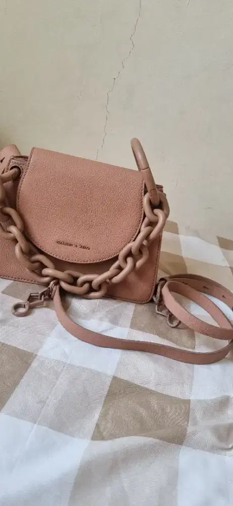 PRELOVED TAS CHARLES&KEITH ORI KUALITAS MASIH OKE BANGET