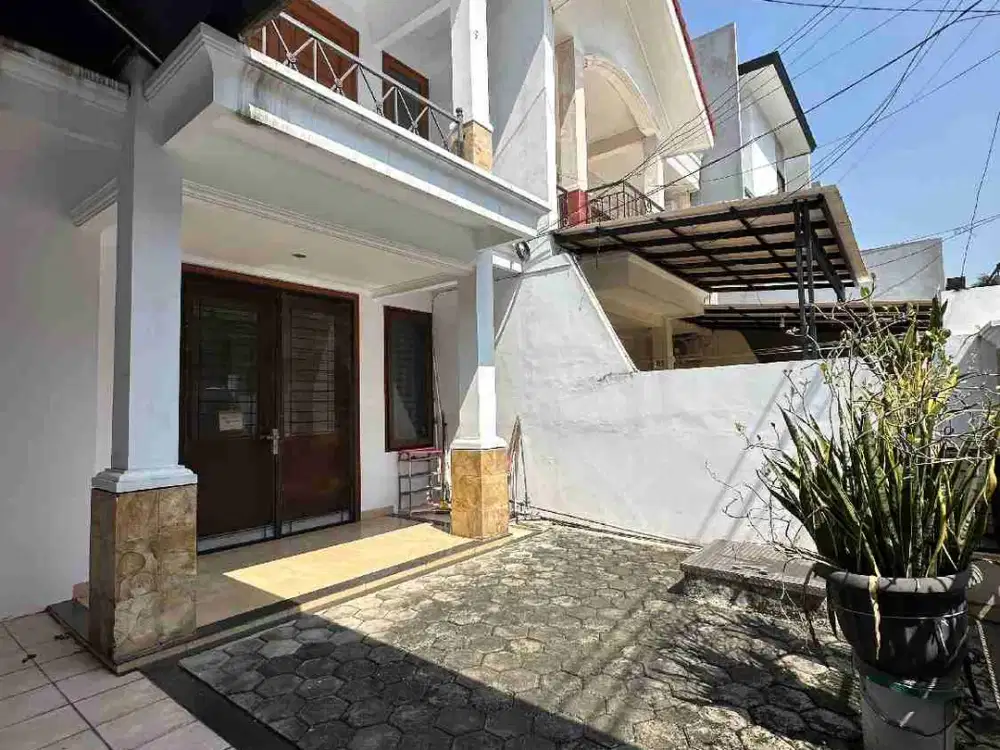 Disewakan Rumah 2 lt 7 x 20 m2 di Muara Karang ada 3+1  kt 3 km semi furniture, siap huni!! Ayo survei yuk!!