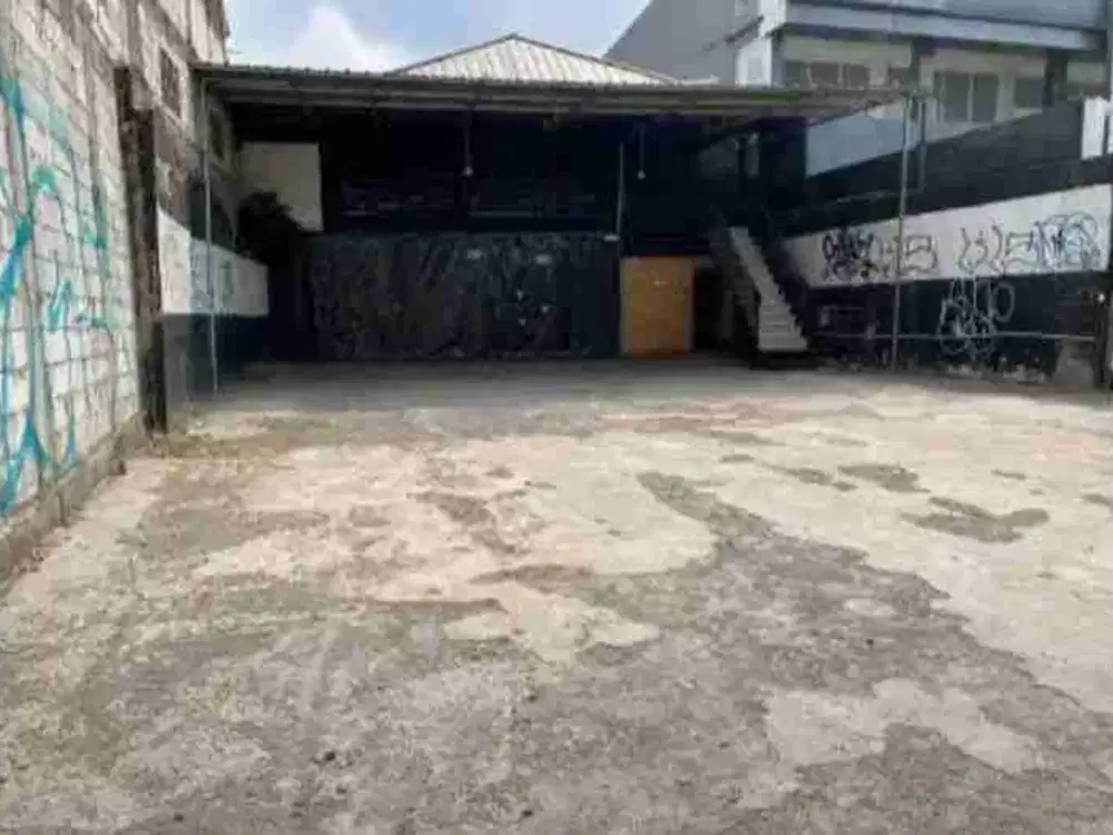 Disewakan Ruko di Pinggir Jalan Raya Jatiwaringin Jakarta Timur