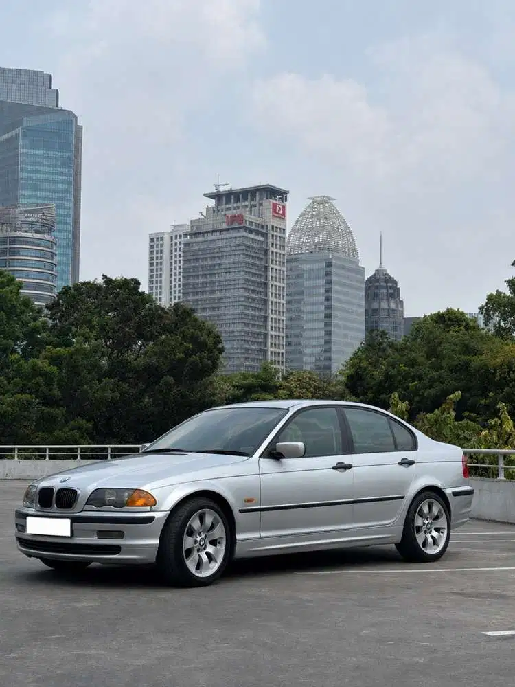BMW 318i 2001 Bensin