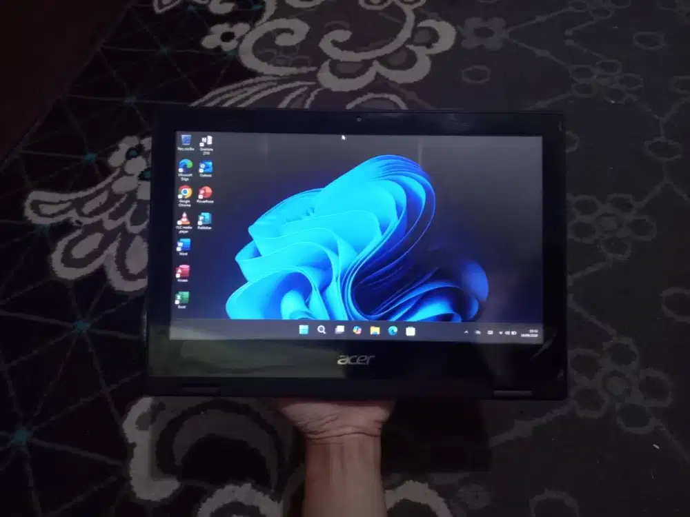 prosesor : Intel Celeron N4000 ,toucsreen