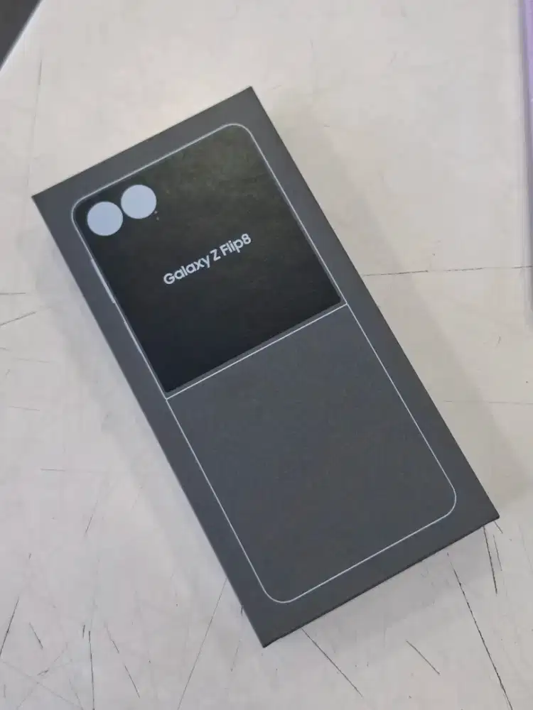 SAMSUNG GALAXY Z FLIP 8