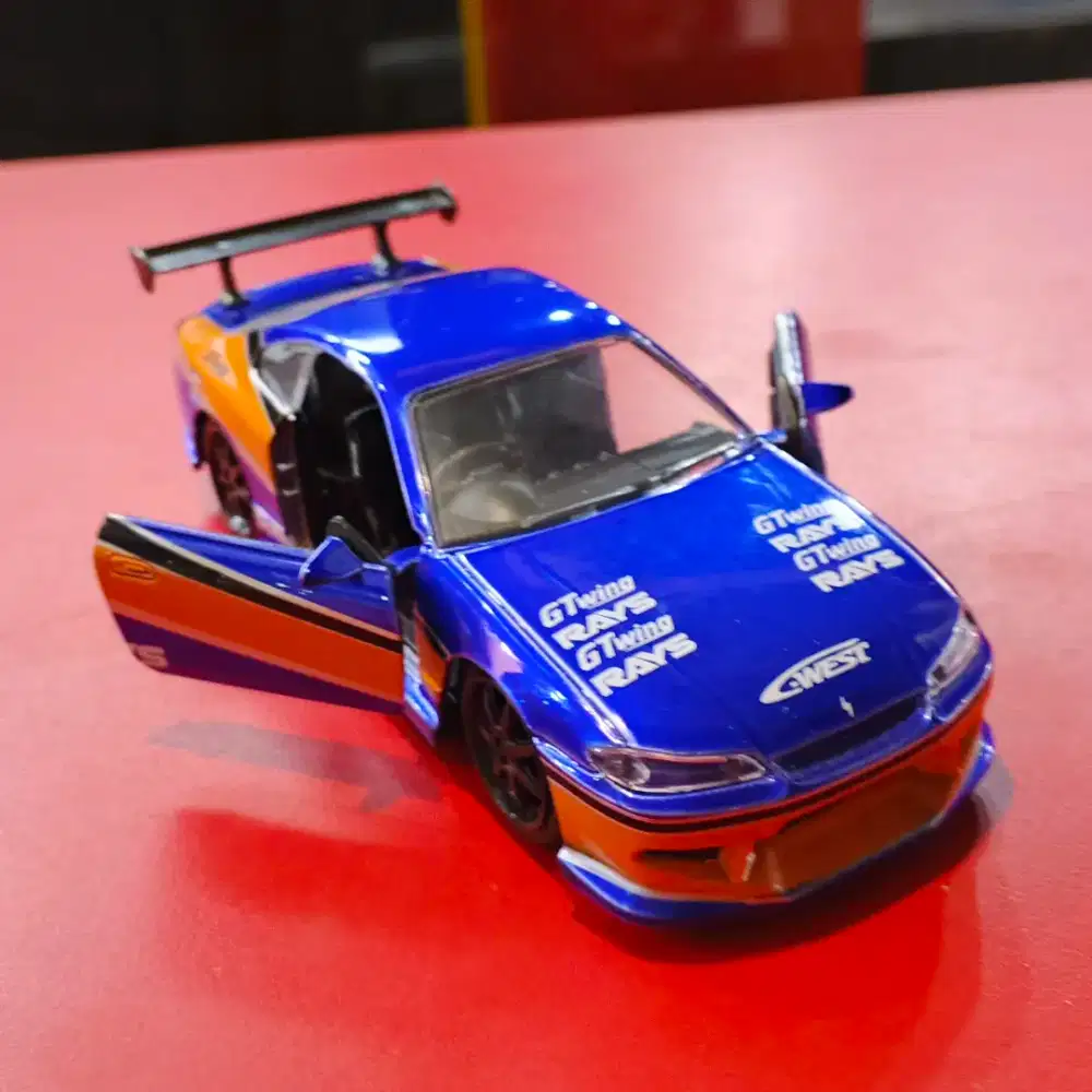 Diecast Mobil 2001 Nissan Silvia S15 Fast & Furious. Mobil Miniatur