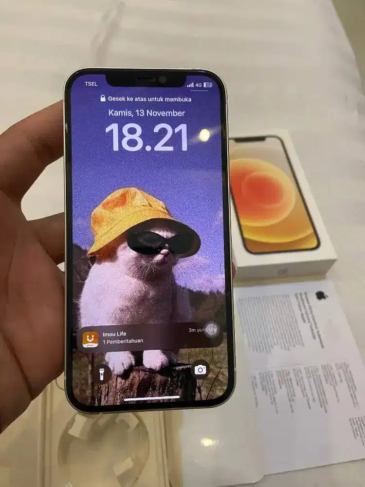 iPhone 12 128GB PUTIH | KONDISI MULUS TANPA LECET | First Hand