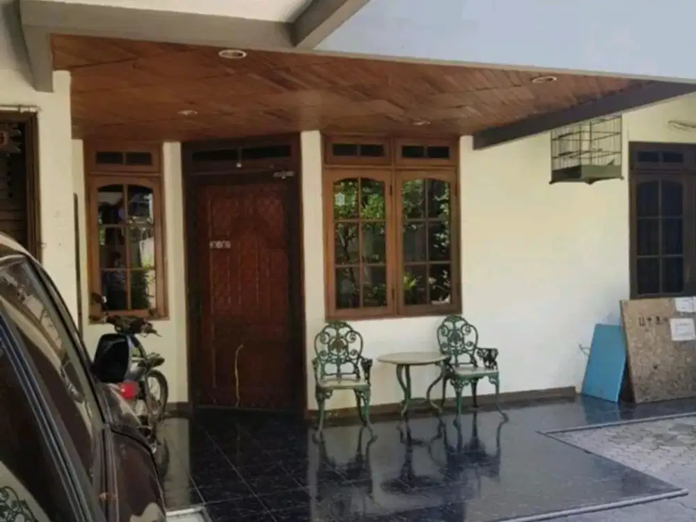 DIJUAL Rumah Raya Sukomanunggal