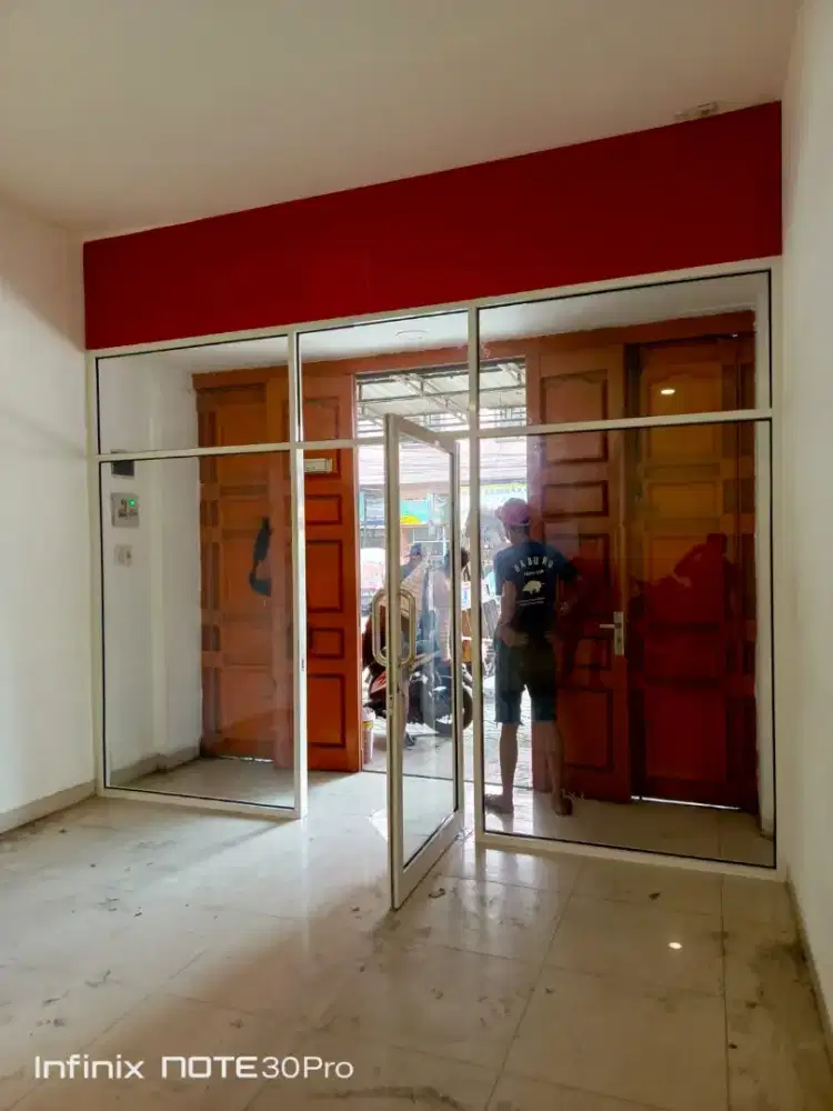 Tukang pintu kaca,sekat kaca jendela upvc