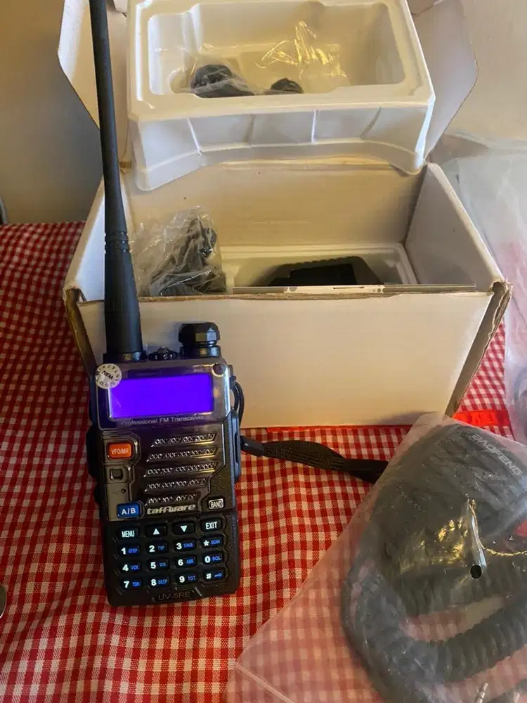 HT walkie talkie Dual Band vhf uhf radio fm plus asesoris unit mulus