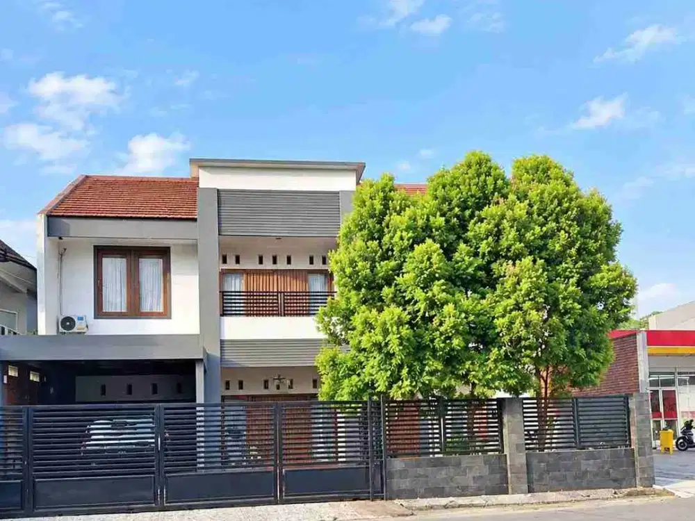 DIJUAL – Rumah Mewah SHM LT 370/LB 430 m² 5+1 KT Full Furnished Jatibening