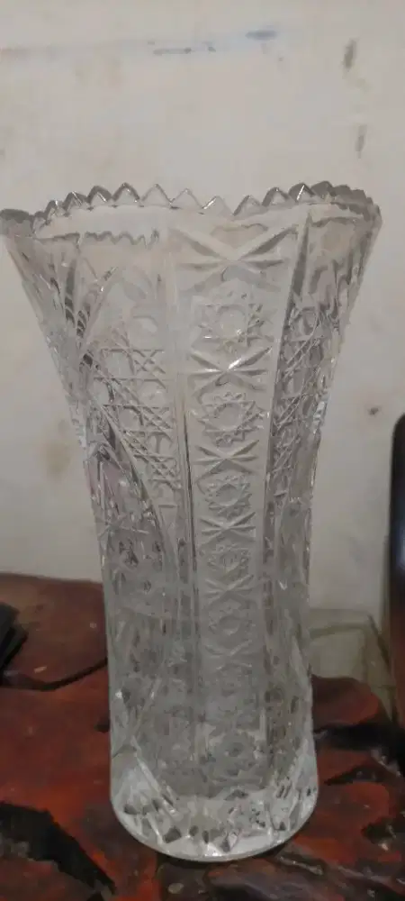 Vas bunga kristal