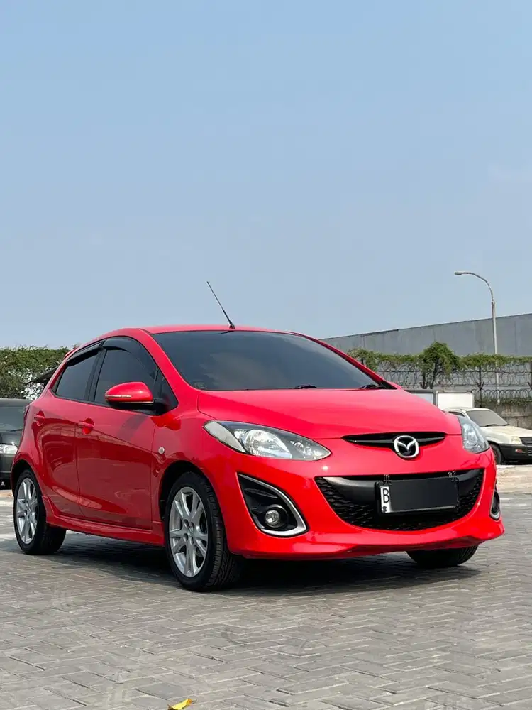 Mazda 2R AT 2012