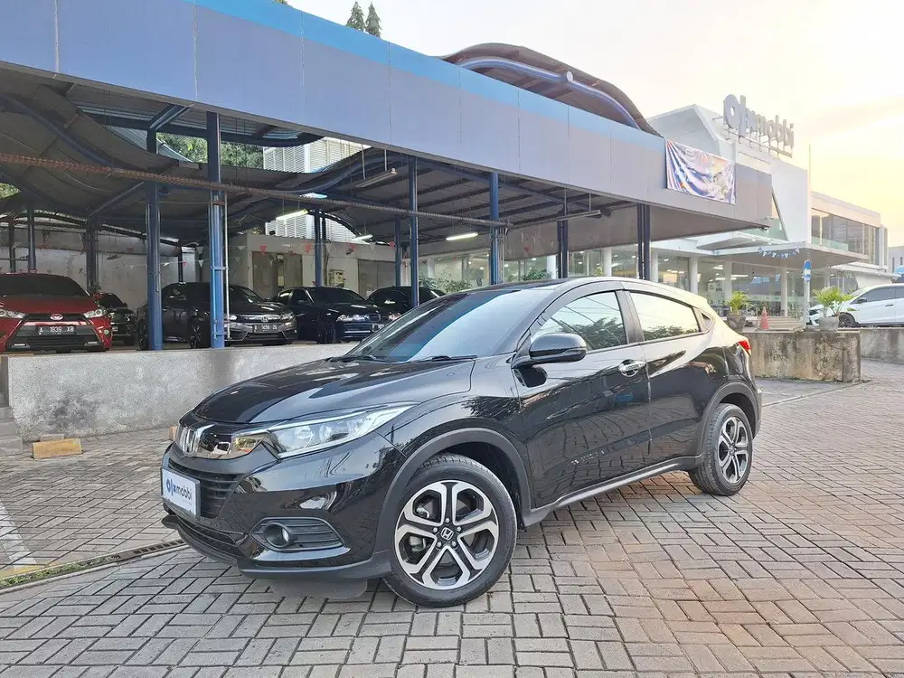 TDP 1 JUTA Honda HR-V 1.5 E Bensin-AT 2020 Abu CKOZB