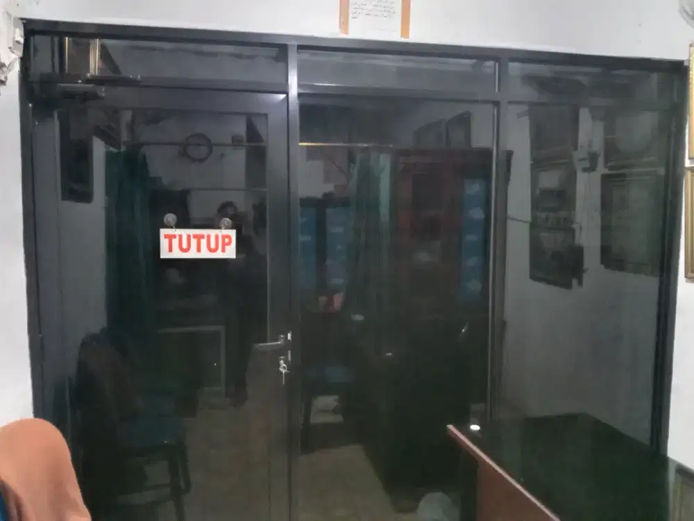 Kusen aluminium dan kaca