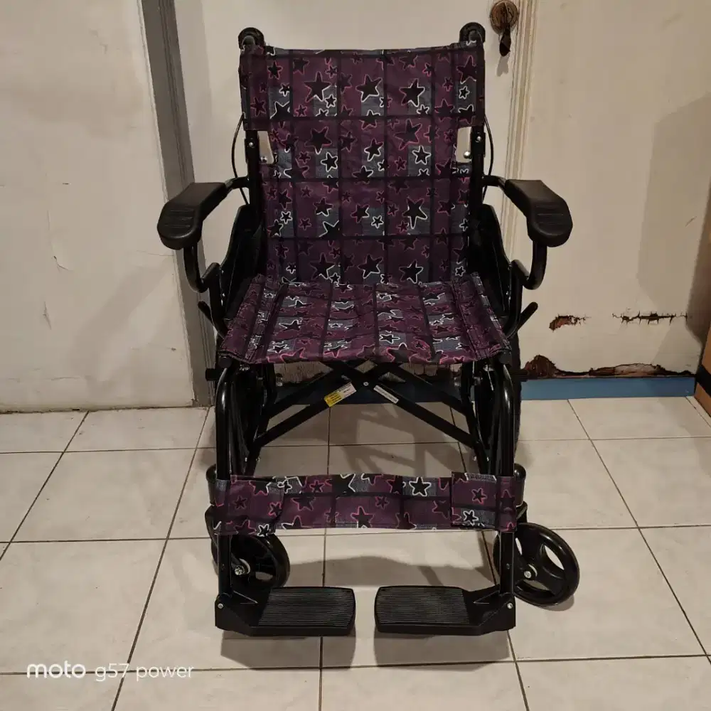 Kursi Roda Lipat Avico