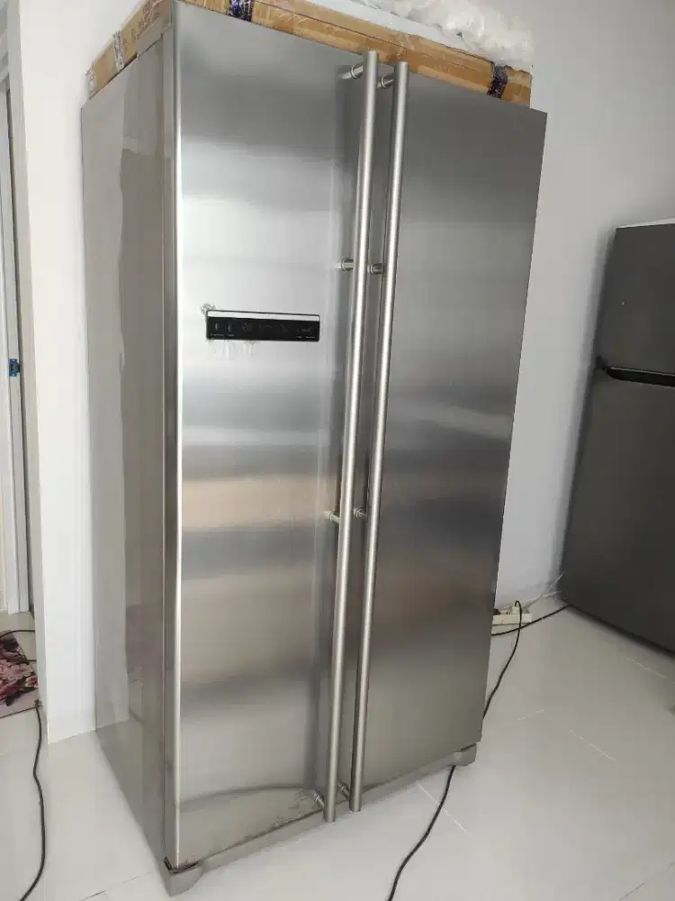 Kulkas Besar Samsung model Lemari 2 pintu