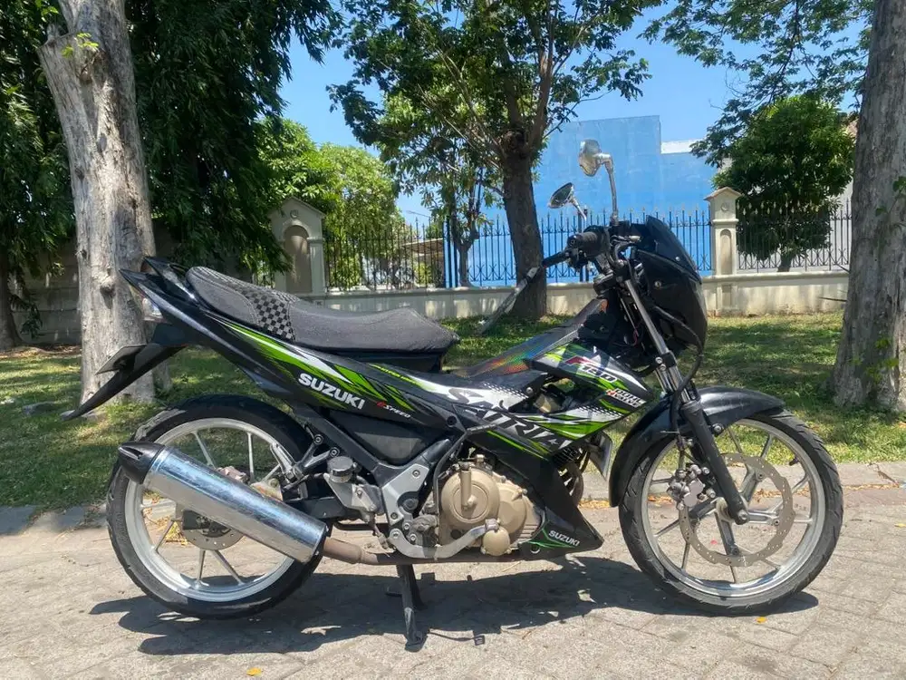 Suzuki satria 150 cc 2014 lokasi jl kalisari damen 102 surabaya