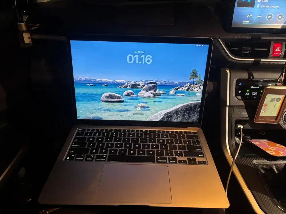Macbook Air 2020 13 ( A2337 )