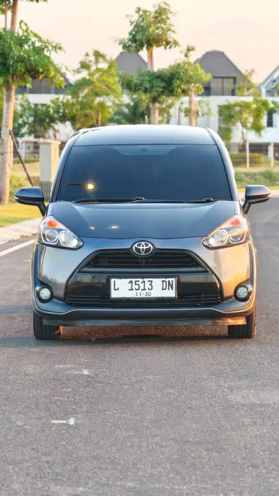 TOYOTA SIENTA V A/T