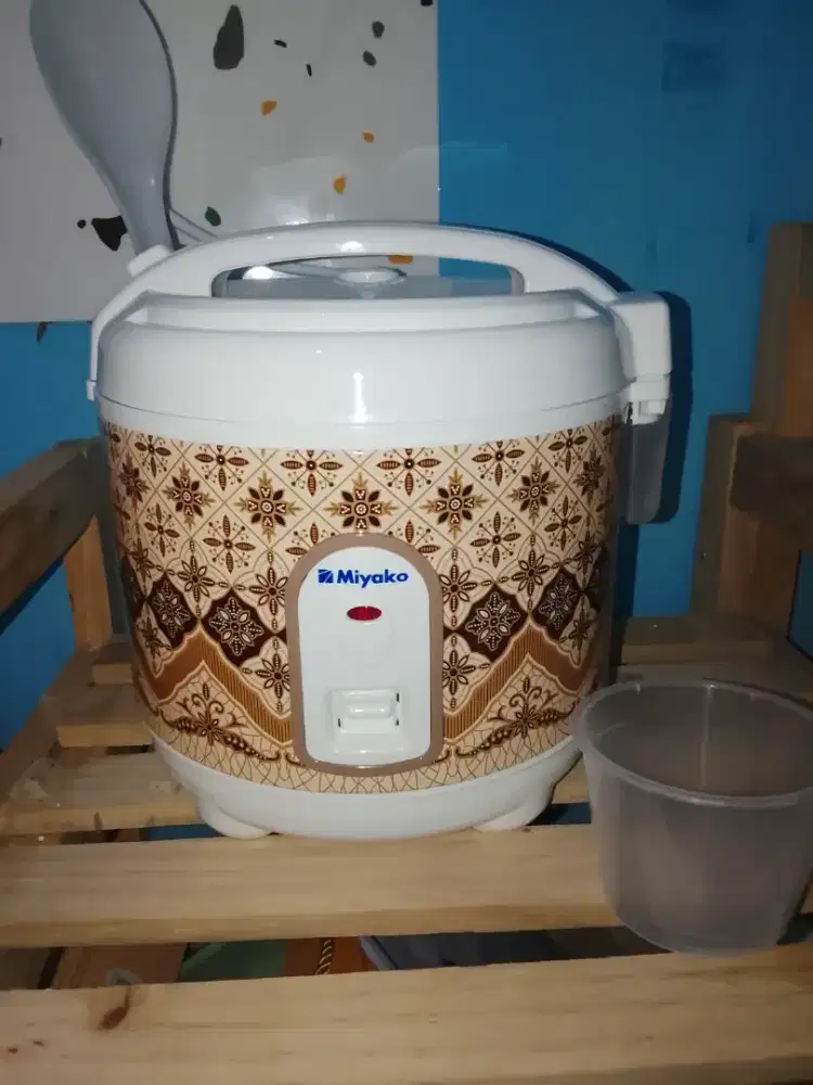 Rice cooker miyako 0.6L