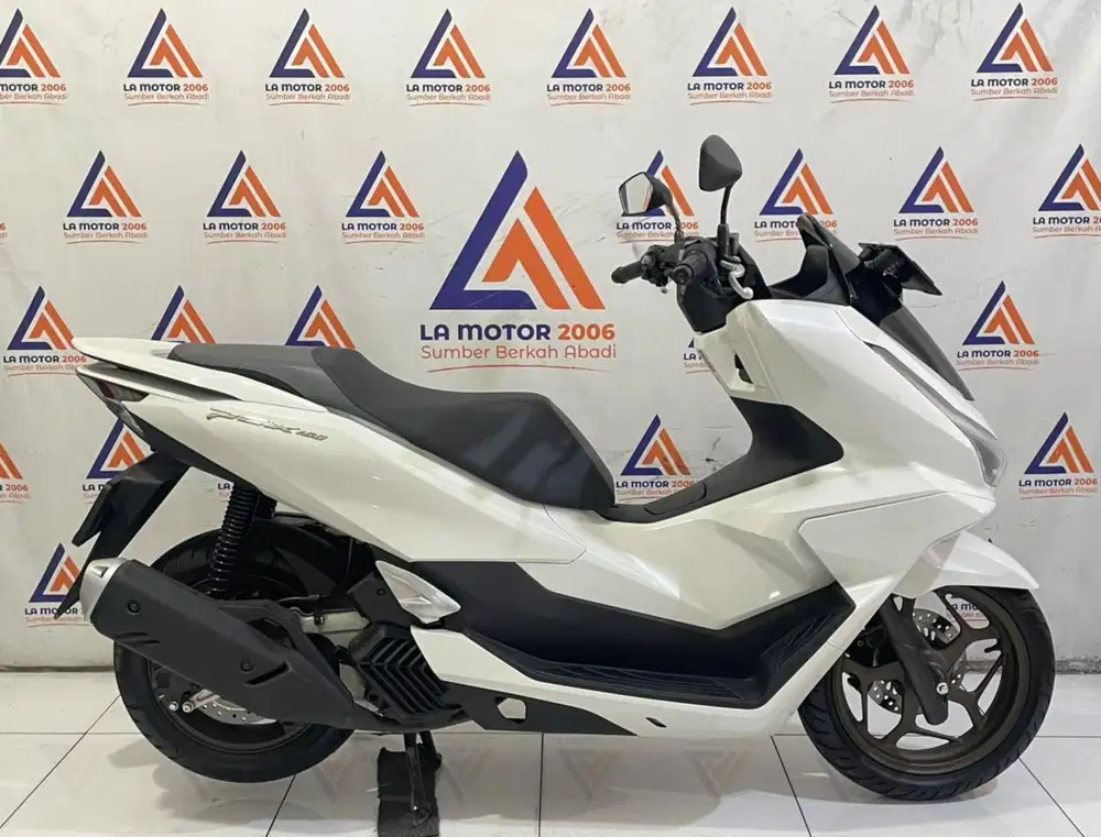 PCX 160 ABS TH 2025 REG 2026 VERY LOW KM 1K LIKE NEW CASH KREDIT TT CC