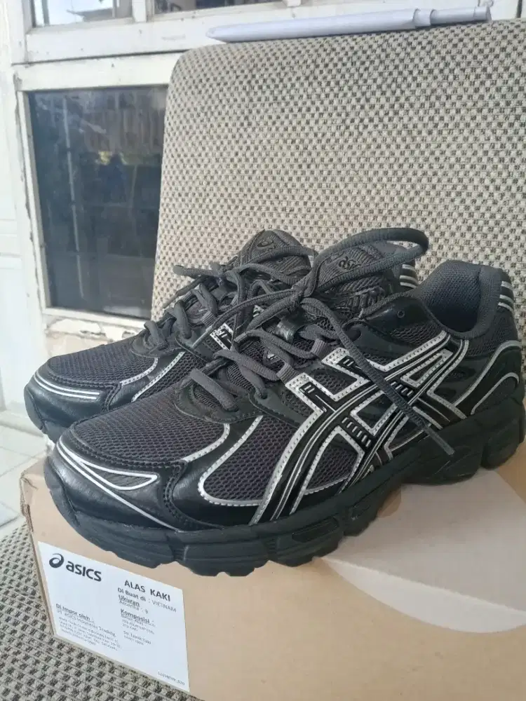 Sepatu Asics GEL-STRATUS MC