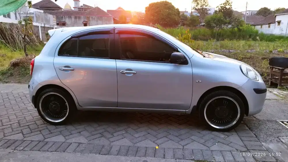 Nissan march XS automatic
