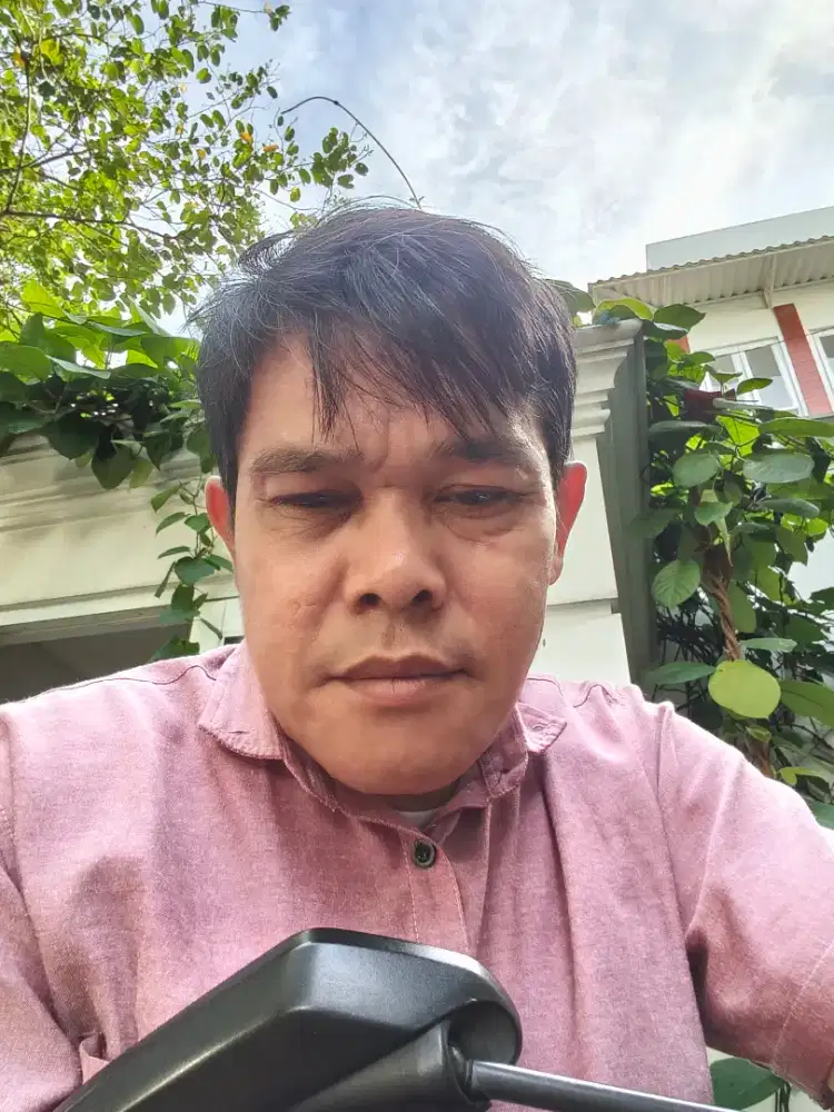 SEDANG MENCARI PEKERJAAN SEBAGAI SOPIR PRIBADI