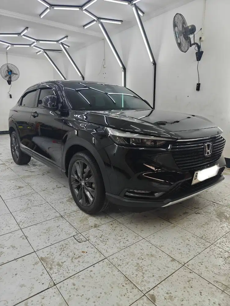 HONDA HRV SE 2023 KM LOW PEMILIK HITAM NO PR SIAP PAKAI SERV RECORD Q4