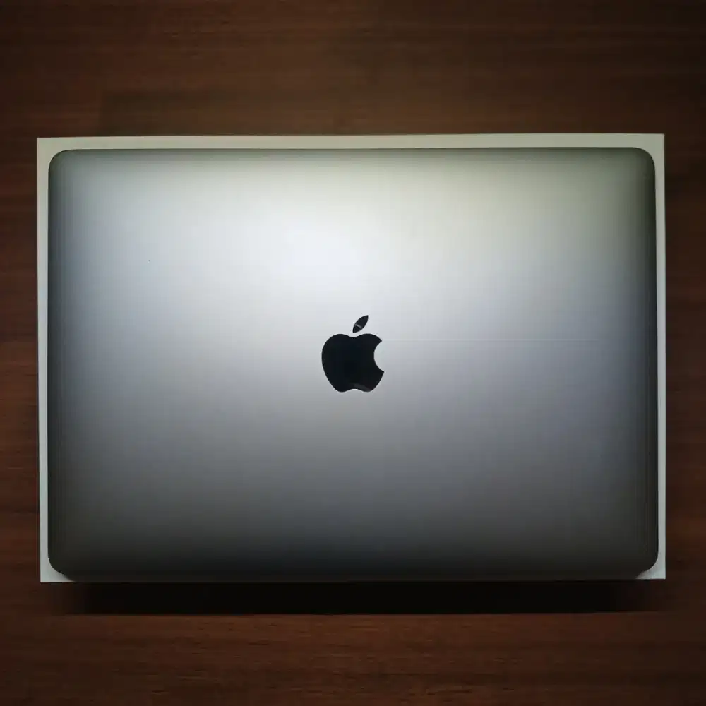 Macbook Air M1 13 Inch 8/256 GB