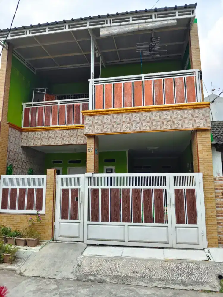 Di sewakan Rumah 2 lantai