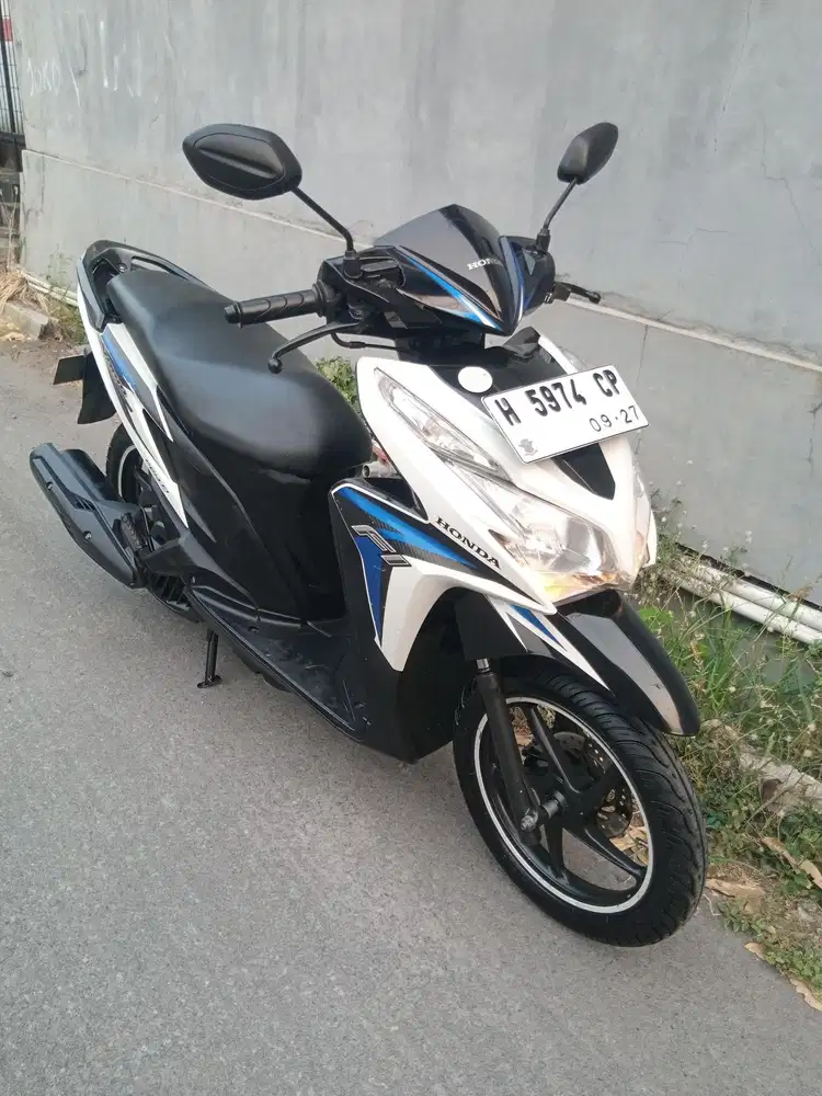 Honda Vario 125 KZR 2012 putih