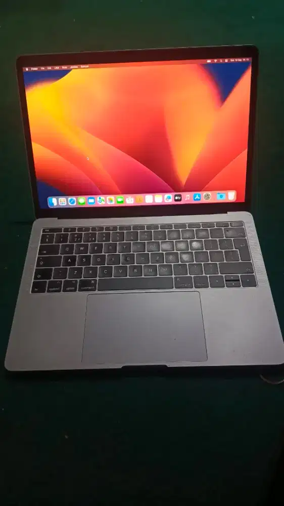 Macbook pro core i7 16/256gb