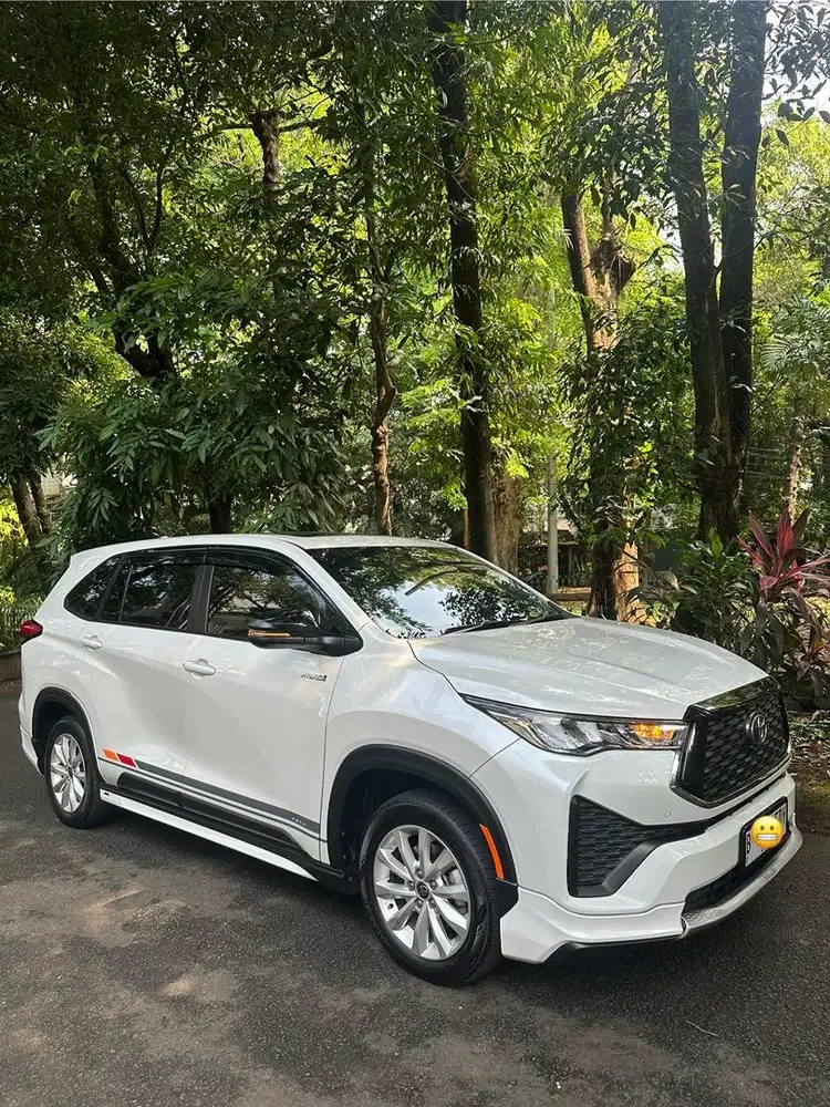 Toyota Innova Zenix V HV Modelista Tahun 2023