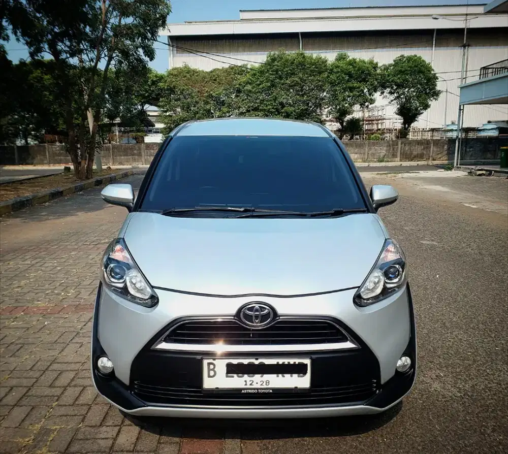 KM Rendah 70Rb Toyota Sienta V 2017 Matic Full Record