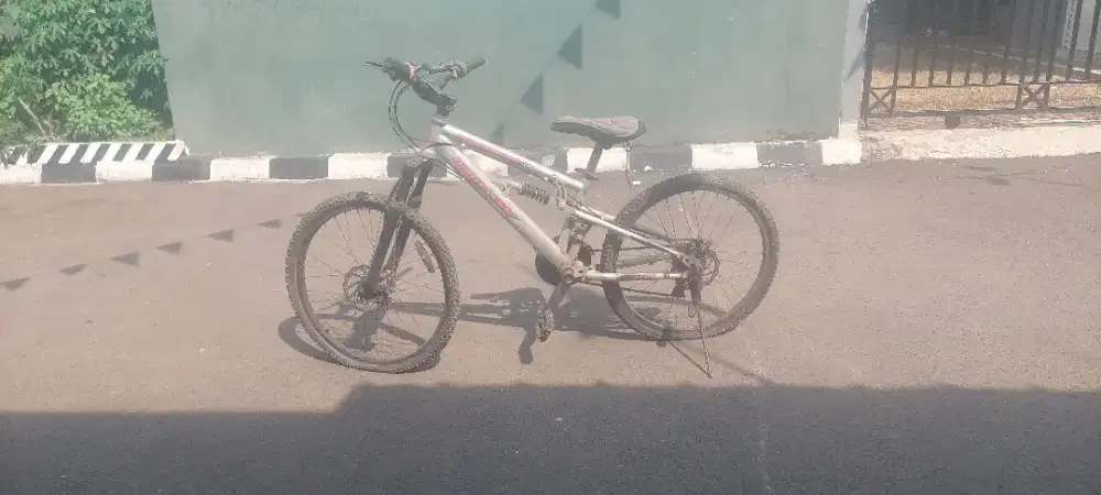 Sepeda merk Wimcycle ukuran 24 inchi