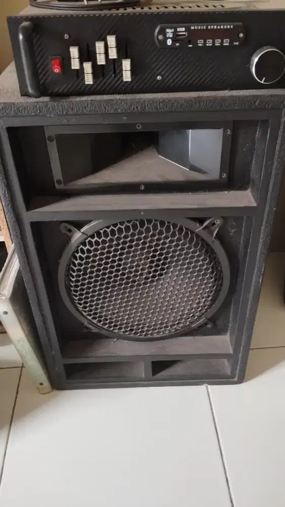 Jual satu set amplifier, speaker, dan mixer